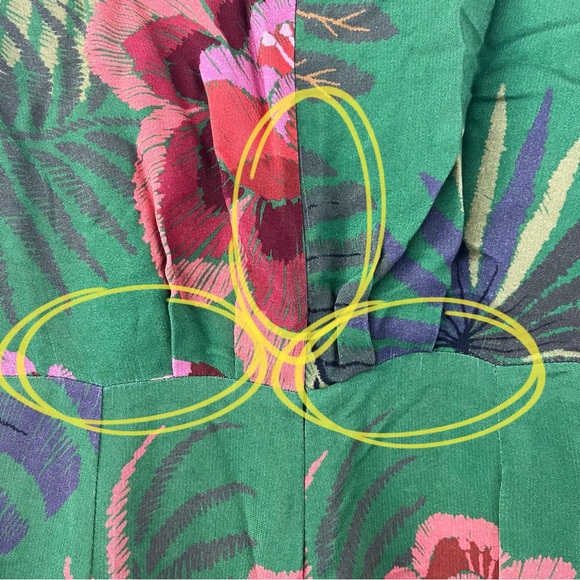 NWOT Farm Rio Floral V Neck Bobikat Jumpsuit S - Picture 15 of 16